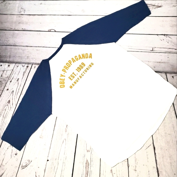 🔷️"OBEY PROPAGANDA" Graphic Raglan T🔷️ - Picture 2 of 5